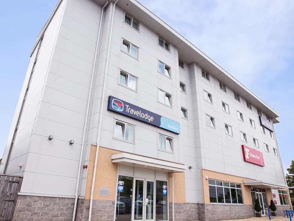 Travelodge Басилдон Экстерьер фото