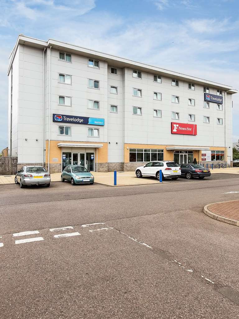 Travelodge Басилдон Экстерьер фото